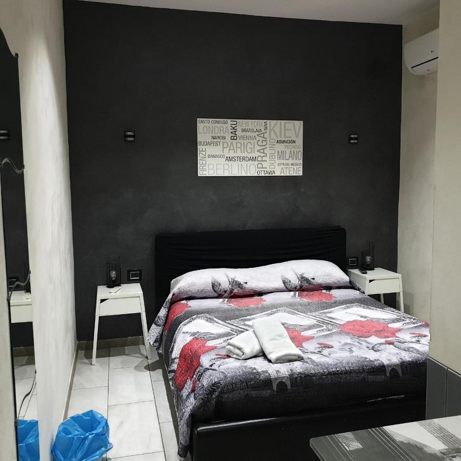 Madison Bed & Breakfast เนเปิลส์ ภายนอก รูปภาพ