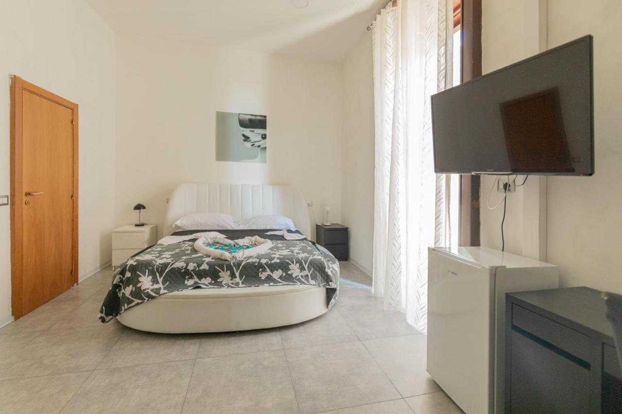Madison Bed & Breakfast เนเปิลส์ ภายนอก รูปภาพ