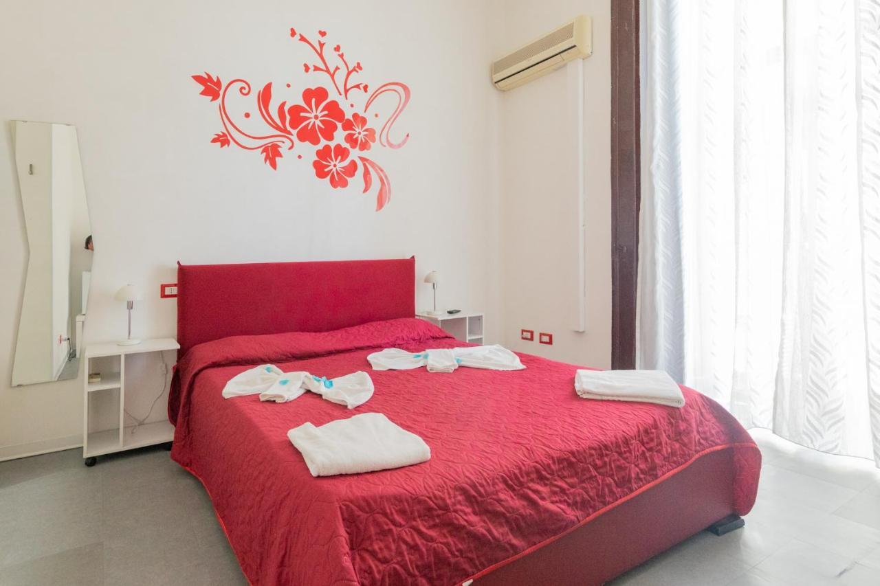 Madison Bed & Breakfast เนเปิลส์ ภายนอก รูปภาพ