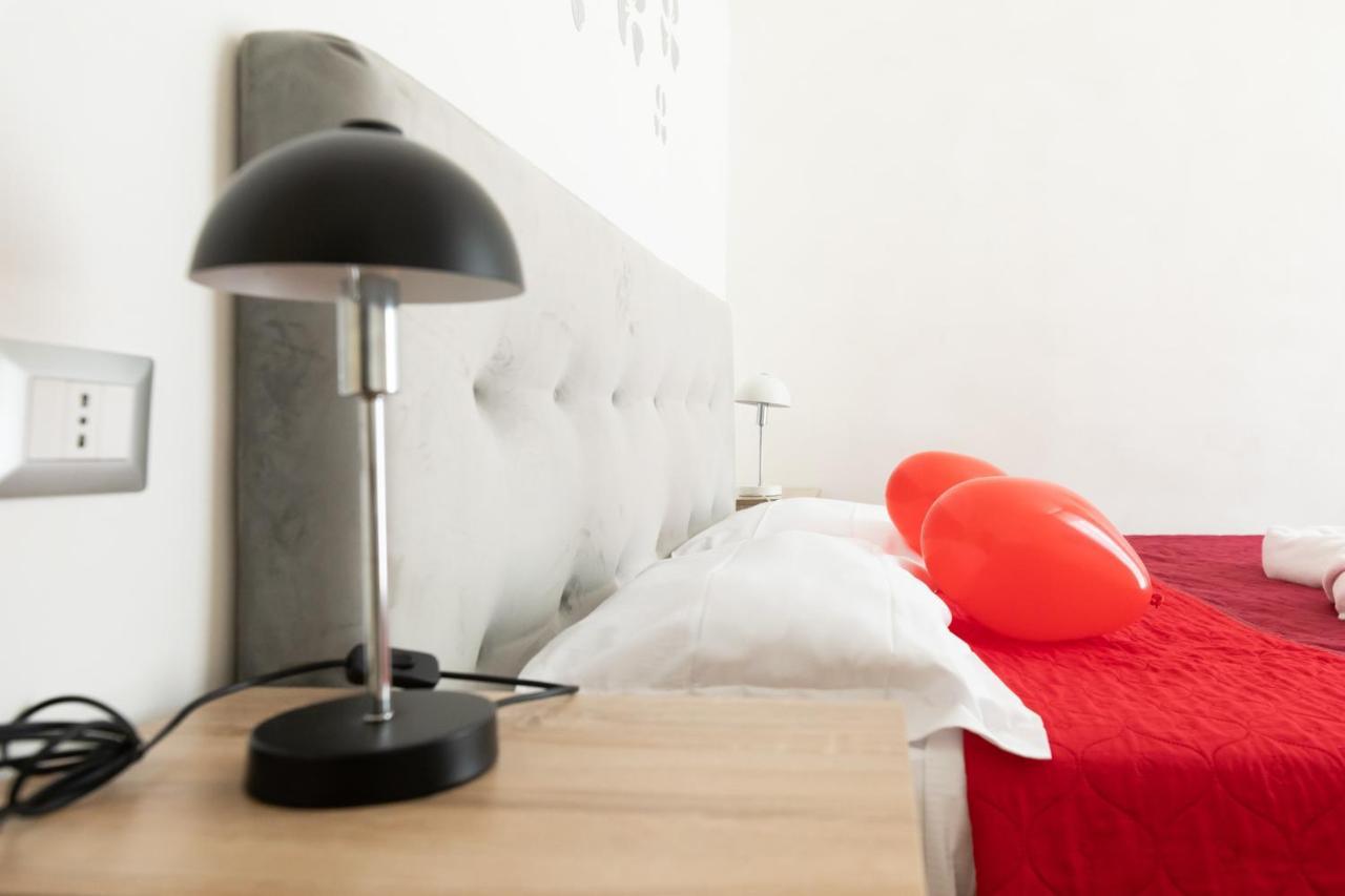 Madison Bed & Breakfast เนเปิลส์ ภายนอก รูปภาพ