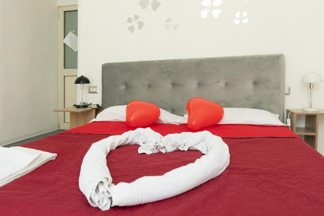 Madison Bed & Breakfast เนเปิลส์ ภายนอก รูปภาพ
